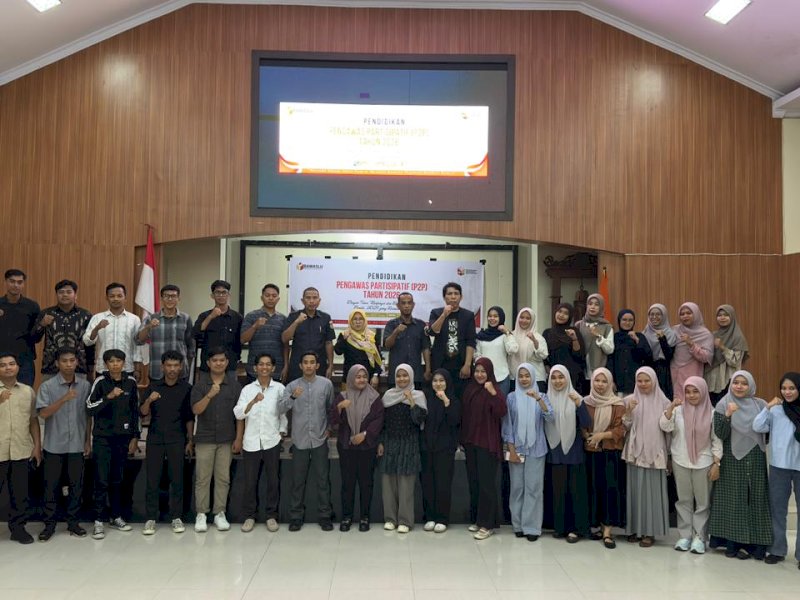 Ketua Badan Pengawas Pemilihan Umum Provinsi Sulawesi Selatan, Mardiana Rusli, saat membuka kegiatan Pendidikan Pengawas Partisipatif (P2P) Tahun 2026 di Baruga B Kantor Bupati Maros, Senin (18/5/2026). @Jejakfakta/dok. Istimewa