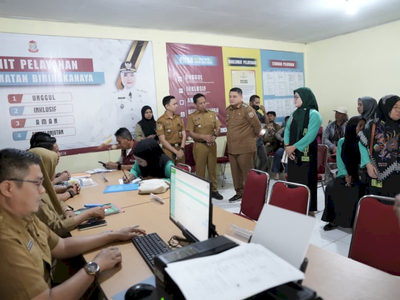 Wali Kota Makassar Munafri Arifuddin, r saat mengunjungi Unit Pelayanan Kecamatan Biringkanaya di eks UPTD Pendidikan Kelurahan Daya, Jalan Balang Turungan, Selasa (19/5/2026). @Jejakfakta/dok. Humas Pemkot Makassar