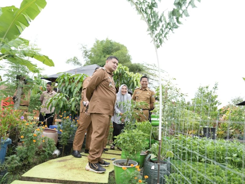 Wali Kota Makassar, Munafri Arifuddin, saat menghadiri kegiatan urban farming dan silaturahmi bersama tokoh masyarakat serta Ketua RT/RW di RW 02, RT 03, Kelurahan Paccerakkang, Selasa (19/5/2026). @Jejakfakta/dok. Humas Pemkot Makassar
