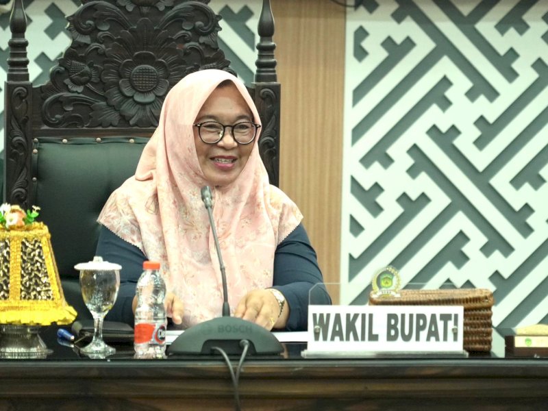 Wakil Bupati Luwu Timur, Hj. Puspawati Husler,  saat menghadiri Rapat Paripurna DPRD Kabupaten Luwu Timur terkait pembahasan perubahan penyertaan modal untuk Perumdam Waemami, Selasa (19/5/2026). @Jejakfakta/dok. Humas Pemkab Lutim