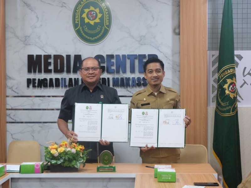 Kepala Dinas Dukcapil Kota Makassar, Muh Hatim, menghadirkan layanan sidang langsung di kantor Dukcapil bekerja sama dengan Pengadilan Negeri Makassar, Rabu (20/5/2026). @Jejakfakta/dok. Humas Pemkot Makassar