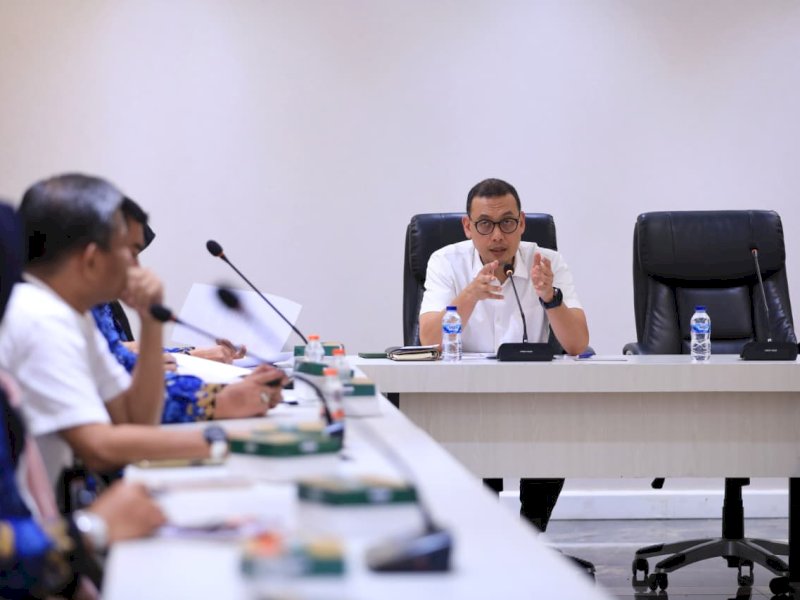 Sekretaris Daerah Kota Makassar, Andi Zulkifly, saat memimpin rapat koordinasi penanganan ODGJ di Kantor Balai Kota Makassar, Rabu (20/5/2026). @Jejakfakta/dok. Humas Pemkot Makassar