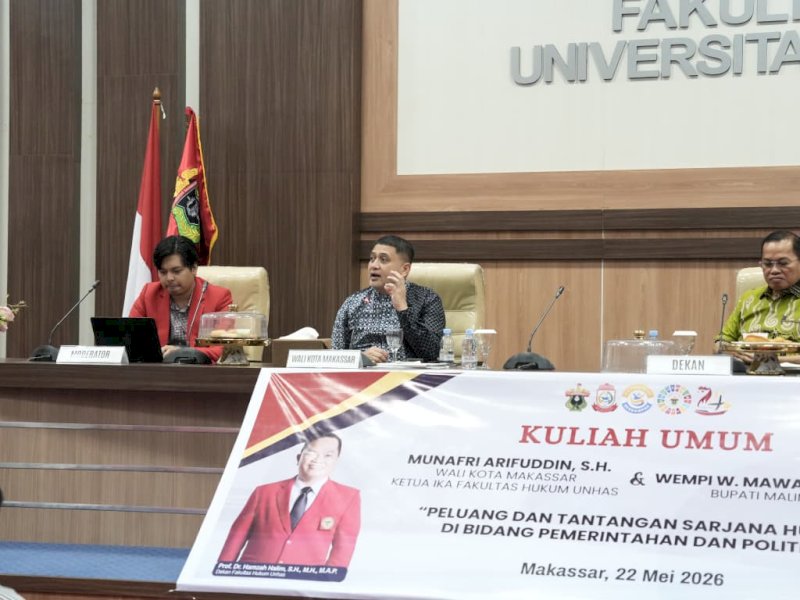 Wali Kota Makassar, Munafri Arifuddin, saat menghadiri kuliah umum di Fakultas Hukum Universitas Hasanuddin, Jumat (22/5/2026). @Jejakfakta/dok. Humas Pemkot Makassar