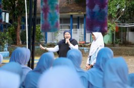 TP PKK Makassar Bagikan 600 Kotak Makan Gratis, Edukasi Siswa Stop Boros Pangan