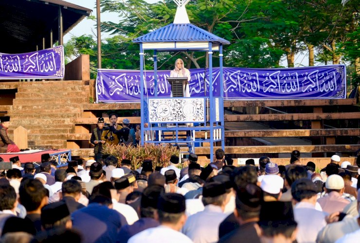 Salat Iduladha di RTH Syekh Yusuf, Bupati Gowa Ajak Warga Perkuat Kepedulian dan Persatuan
