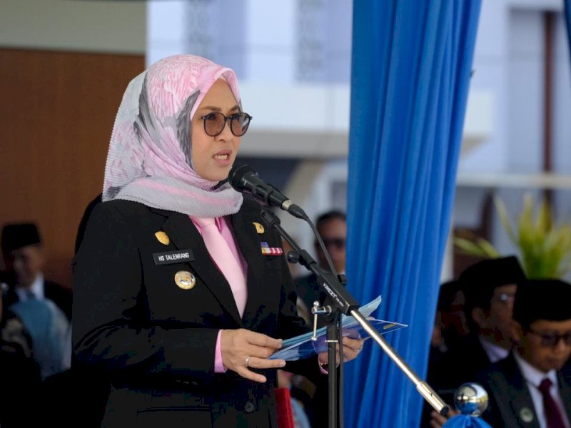 Bupati Gowa, Sitti Husniah Talenrang,  saat memimpin Upacara Peringatan Hari Lahir Pancasila Tingkat Kabupaten Gowa yang berlangsung di Lapangan Upacara Kantor Bupati Gowa, Selasa (2/6/2026). @Jejakfakta/dok. Humas Pemkab Gowa