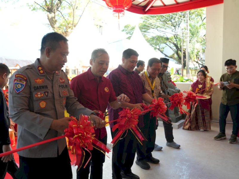 Wali Kota Makassar, Munafri Arifuddin, saat peresmian Kelenteng Ji Li Gong di Jalan Gunung Lokon, Kelurahan Lariang Bangi, Kecamatan Ujung Pandang, Minggu (7/6/2026). @Jejakfakta/dok. Humas Pemkot Makassar