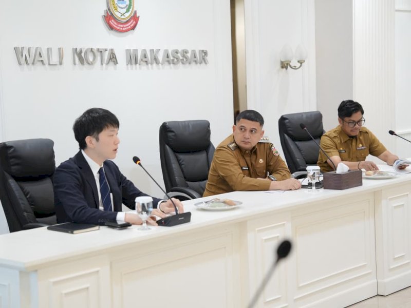 Wali Kota Makassar, Munafri Arifuddin, saat memimpin rapat bersama Nihon Suido Consultants di Balai Kota Makassar, Selasa (9/6/2026). @Jejakfakta/dok. Humas Pemkot Makassar