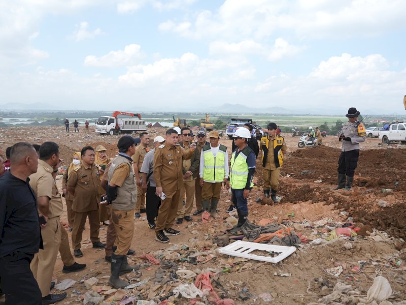 Wali Kota Makassar, Munafri Arifuddin, saat meninjau pembenahan besar-besaran di Tempat Pembuangan Akhir (TPA) Antang, Kecamatan Manggala, Selasa (9/6/2026). @Jejakfakta/dok. Humas Pemkot Makassar