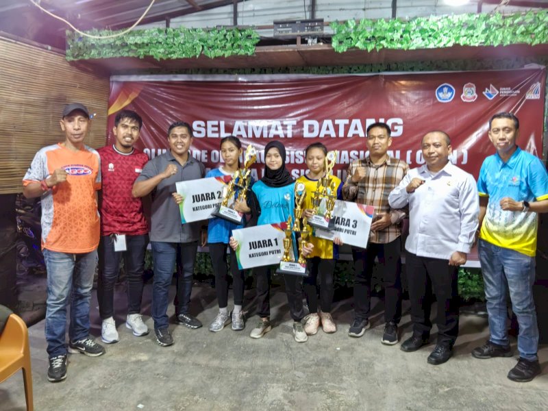 Atlet SMP Hang Tuah Makassar dan SMP Negeri 18 Makassar tampil sebagai yang terbaik dan berhak mewakili Kota Makassar ke tingkat Provinsi Sulawesi Selatan, dalam lomba Cabang olahraga panjat tebing dalam O2SN tingkat SMP Kota Makassar sukses digelar di Lapangan Hertasning, Rabu (10/6/2026). @Jejakfakta/dok. Humas Pemkot Makassar