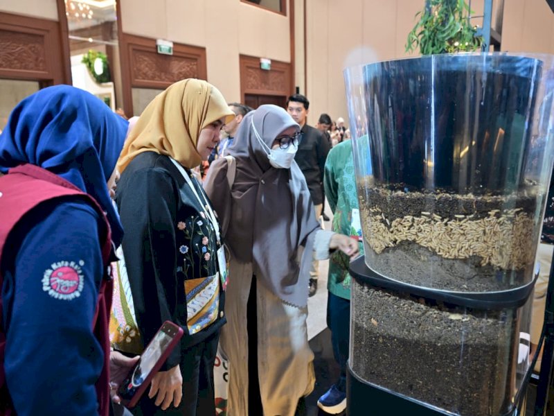 Wakil Wali Kota Makassar Aliyah Mustika Ilham saat menghadiri Opening Ceremony Hari Lingkungan Hidup Sedunia 2026 yang dirangkaikan dengan Indonesia International Environmental Technology and Innovation Expo & Conference (INVIROTECH) 2026 di Jakarta International Convention Center (JICC), Kamis (11/6/2026). @Jejakfakta/dok. Humas Pemkot Makassar