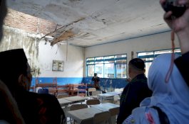 Munafri Tebar Beasiswa Rp2,1 Miliar di Sangkarrang, Siapkan Ambulans Laut dan Revitalisasi Sekolah Pulau
