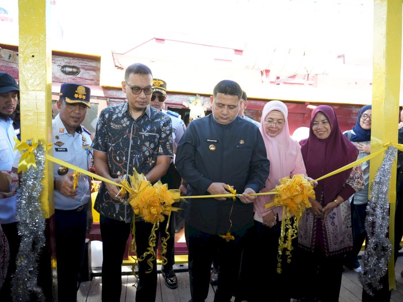 Wali Kota Makassar, Munafri Arifuddin, saat soft launching KM Banawa Nusantara 27 di Dermaga Pulau Barrang Lompo, Jumat (12/6/2026). @Jejakfakta/dok. Humas Pemkot Makassar