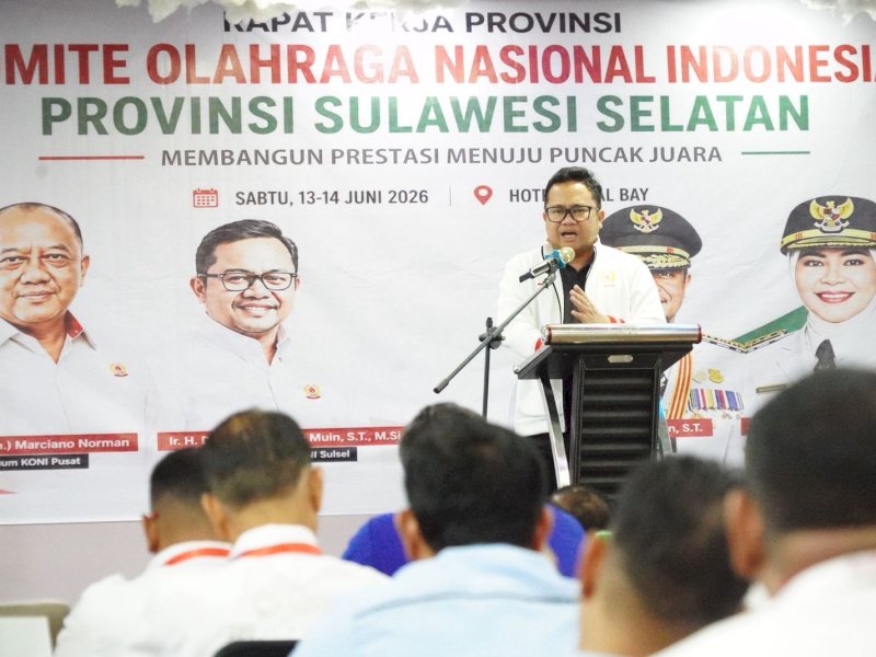 Ketua KONI Sulawesi Selatan, Darmawangsyah Muin, saat menghadiri Rapat Kerja Provinsi (Rakerprov) KONI Sulsel 2026 yang digelar di Hotel Royal Bay Makassar, Sabtu (13/6/2026). @Jejakfakta/dok. Humas Pemkab Gowa