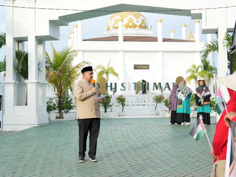 Wali Kota Makassar, Munafri Arifuddin, melepas sekitar 2.000 peserta Pawai Kirab Muharram 1448 Hijriah yang digelar dalam rangka Muharram Expo 1448 H di pelataran Masjid Hj. Sitti Mang, kawasan Tallasa City, Kecamatan Tamalanrea, Selasa (16/6/2026). @Jejakfakta/dok. Humas Pemkot Makassar