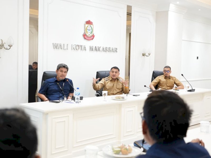 Wali Kota Makassar, Munafri Arifuddin, saat memimpin rapat koordinasi bersama Direksi Perumda Parkir Makassar Raya di Balai Kota Makassar, Senin (15/6/2026). @Jejakfakta/dok. Humas Pemkot Makassar