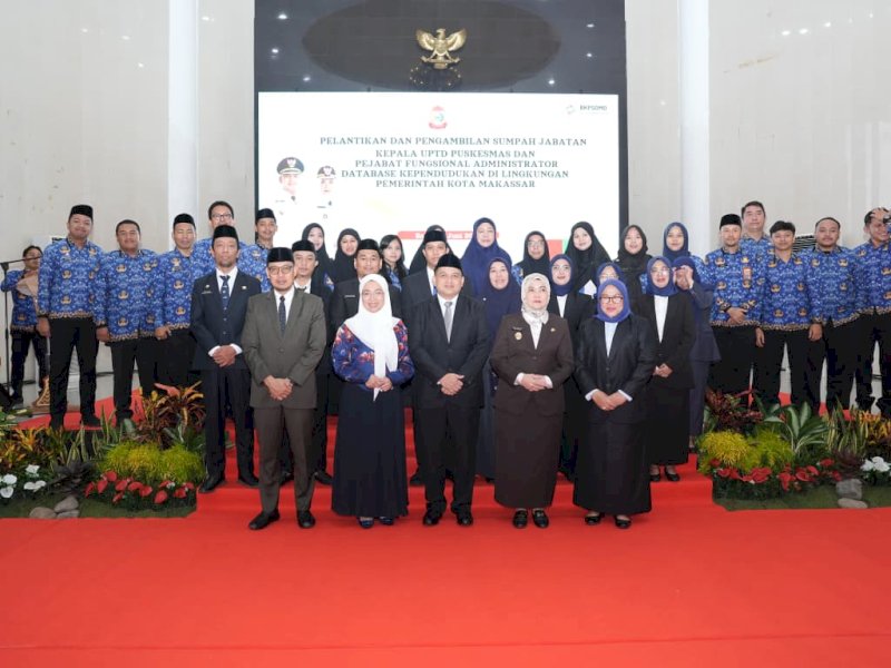 Wali Kota Makassar, Munafri Arifuddin, bersama Wakil Wali Kota, Aliyah Mustika Ilham, saat mengukuhkan dan mengambil sumpah/janji 47 Kepala Puskesmas lingkup Dinas Kesehatan Kota Makassar di Rumah Jabatan Wali Kota Makassar, Rabu (17/6/2026).  @Jejakfakta/dok. Humas Pemkot Makassar