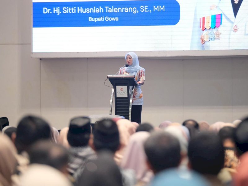 Bupati Gowa, Sitti Husniah Talenrang,  saat memberikan sambutan  saat menghadiri Ramah Tamah Wisudawan/Wisudawati ke-118 dan 119 Fakultas Ushuluddin dan Filsafat UIN Alauddin Makassar di Hotel Claro Makassar, Rabu (17/6/2026). @Jejakfakta/dok. Humas Pemkab Gowa
