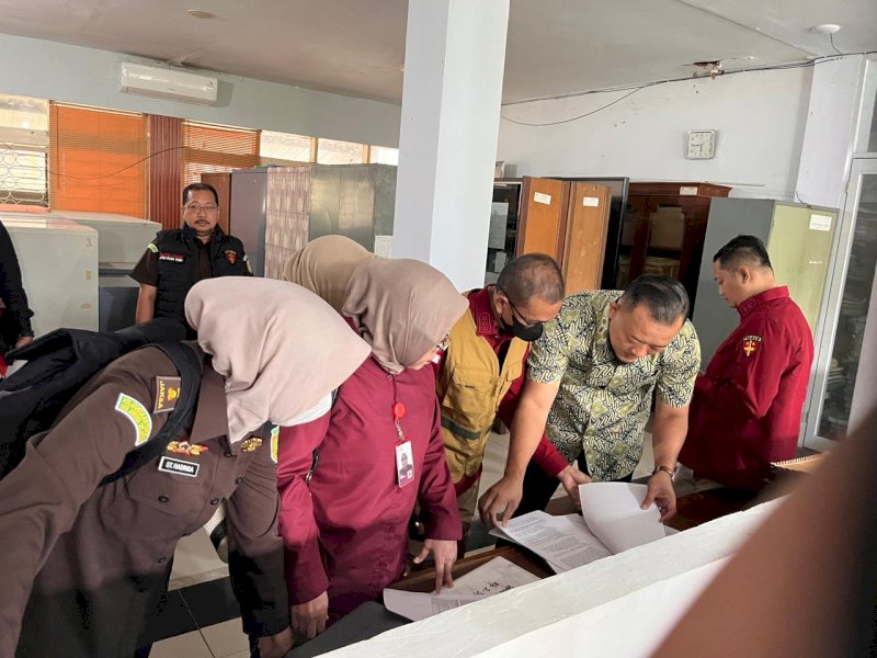 Tim Penyidik Bidang Tindak Pidana Khusus (Pidsus) Kejaksaan Tinggi Sulawesi Selatan (Kejati Sulsel) menggeledah Kantor Dinas Pendidikan Provinsi Sulawesi Selatan, Rabu (17/6/2026). @Jejakfakta/dok. Istimewa