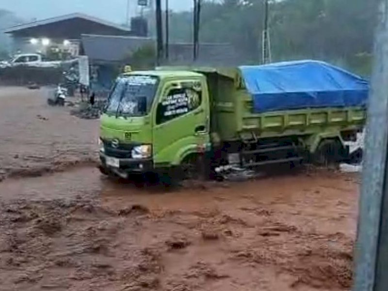Kondisi banjir di Desa Ussu, Kecamatan Malili, Kabupaten Luwu Timur. @Jejakfakta/dok. Istimewa