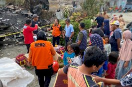 BPBD dan Dinsos Luwu Timur Gerak Cepat Salurkan Bantuan Korban Kebakaran di Wotu