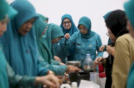 TP PKK Makassar Ajarkan Eco Enzyme dan Lilin Minyak Jelantah, Limbah Rumah Tangga Jadi Peluang Usaha