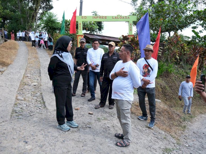 Bupati Gowa, Sitti Husniah Talenrang, saat melakukan kunjungan program One Day One District (ODOD) di sejumlah titik, Sabtu (20/6/2026). @Jejakfakta/dok. Humas Pemkab Gowa