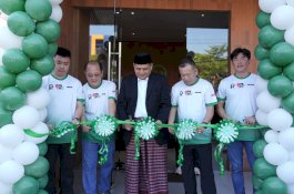 Munafri Resmikan PadelHood Makassar, Hadirkan Sportainment Baru untuk Warga Kota