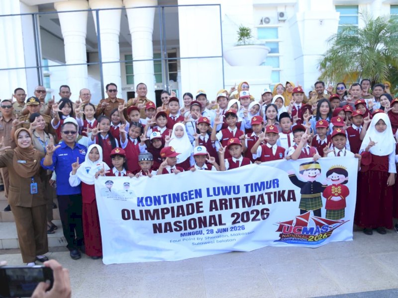 Bupati Luwu Timur, Irwan Bachri Syam, secara resmi melepas 84 siswa kontingen UCMAS Luwu Timur untuk mengikuti Olimpiade Aritmatika Nasional 2026 di Makassar, Senin (22/6/2026). @Jejakfakta/dok. Humas Pemkab Lutim