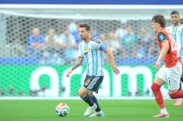 Lionel Messi Pecahkan Rekor Piala Dunia! Dua Gol ke Gawang Austria Bawa Argentina Lolos ke 32 Besar