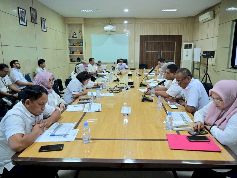  Rapat Koordinasi (Rakor) yang dipimpin Pelaksana Tugas (Plt) Direktur Utama Perumda Air Minum Kota Makassar, Andi Syahrum, di ruang rapat direksi Kantor Perumda Air Minum Kota Makassar, Jalan Dr. Ratulangi, Rabu (3/6/2026). @Jejakfakta/dok. Humas PDAM Makassar