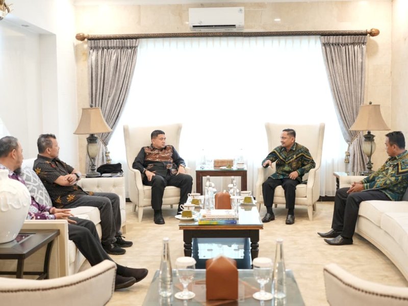 Audiensi Ketua Pengadilan Agama Kelas IA Makassar, Ibrahim Ahmad Harun, dengan Wali Kota Makassar, Munafri Arifuddin, di Rumah Jabatan Wali Kota Makassar, Kamis (25/6/2026). @Jejakfakta/dok. Humas Pemkot Makassar