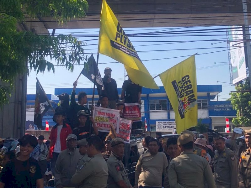 Aliansi Gerakan Rakyat Menolak (GERAM) Lokasi PLTSa, saat menggelar aksi di depan kantor DPRD Sulsel, Kamis (25/6/2026). @Jejakfakta/dok. Ist.