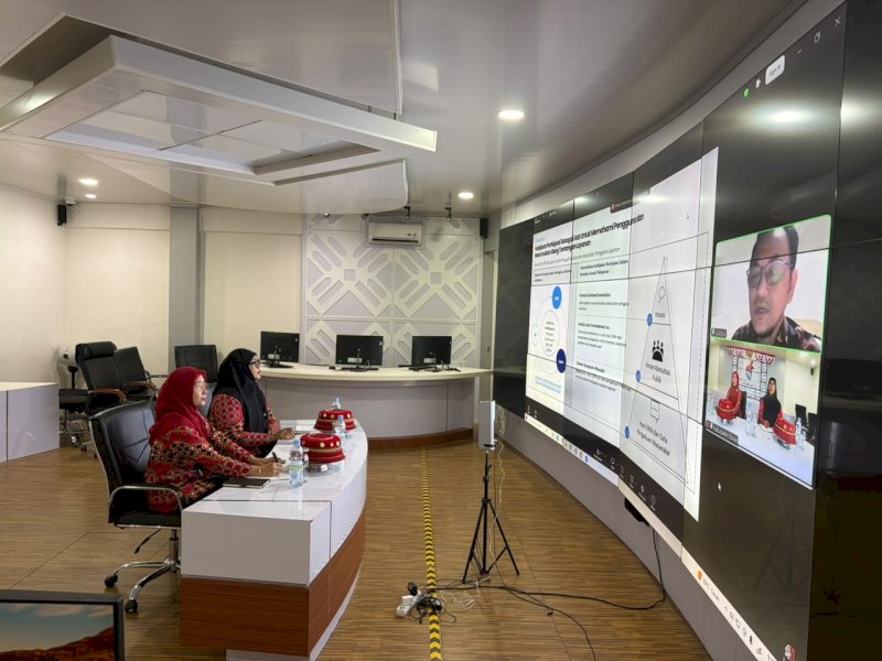 Dinas Komunikasi Informatika Statistik dan Persandian (Diskominfo-SP), Pemkab Gowa memperkuat kapasitas Sahabat LAPOR! dalam Mendukung Pengelolaan Pengaduan Pelayanan Publik Kabupaten Gowa Tahun 2026 yang digelar secara virtual di Peace Room Kantor Bupati Gowa, Kamis (25/6/2026). @Jejakfakta/dok. Humas Pemkab Gowa