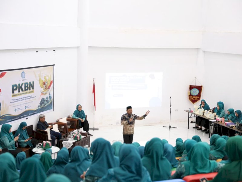 Pembinaan Kesadaran Bela Negara (PKBN), para kader PKK dibekali nilai-nilai Pancasila, kesadaran hukum, serta semangat cinta tanah air agar menjadi pelopor perubahan di tengah masyarakat yang digelar di Auditorium Gedung PKK Kota Makassar, Jumat (26/6/2026). @Jejakfakta/dok. Humas Pemkot Makassar