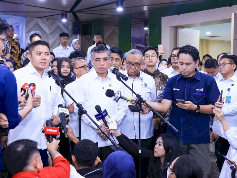 Konferensi pers Seskab Teddy dan Menaker Yassierli terkait peluncuran Program Pemagangan Nasional (MagangHub) Angkatan II Tahun 2026 di Jakarta, Senin (29/6/2026). @jejakfaktacom/Humas Kemnaker