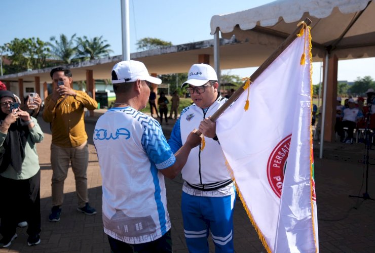 Wabup Gowa Lepas Kontingen Porsenijar 2026, Targetkan Juara Umum di Sidrap