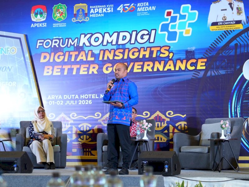 Kepala Dinas Komunikasi dan Informatika (Kominfo) Kota Makassar, Muhammad Roem, saat menjadi narasumber  pada Forum Komunikasi dan Digitalisasi (Komdigi) yang menjadi bagian dari rangkaian Rapat Kerja Nasional (Rakernas) XVIII Asosiasi Pemerintah Kota Seluruh Indonesia (APEKSI) di Hotel Aryaduta Medan, Rabu (1/7/2026). @Jejakfakta/dok. Humas Pemkot Makassar