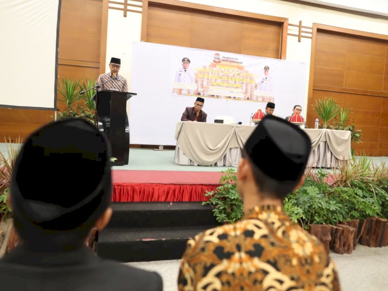 Sekretaris Daerah (Sekda) Kota Makassar, Zulkifli Nanda, saat menutup Bimbingan dan Pelatihan Muballigh yang diselenggarakan Bagian Kesejahteraan Rakyat (Kesra) Sekretariat Daerah Kota Makassar di Makassar Golden Hotel, Kamis (2/7/2026). @Jejakfakta/dok. Humas Pemkot Makassar