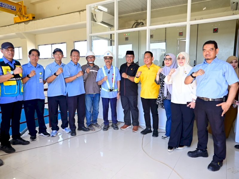 Ketua Komisi B DPRD Makassar Ismail bersama anggota dewan meninjau langsung Intake Manggala, Senin (6/7/2026). @Jejakfakta/dok. Humas PDAM Makassar