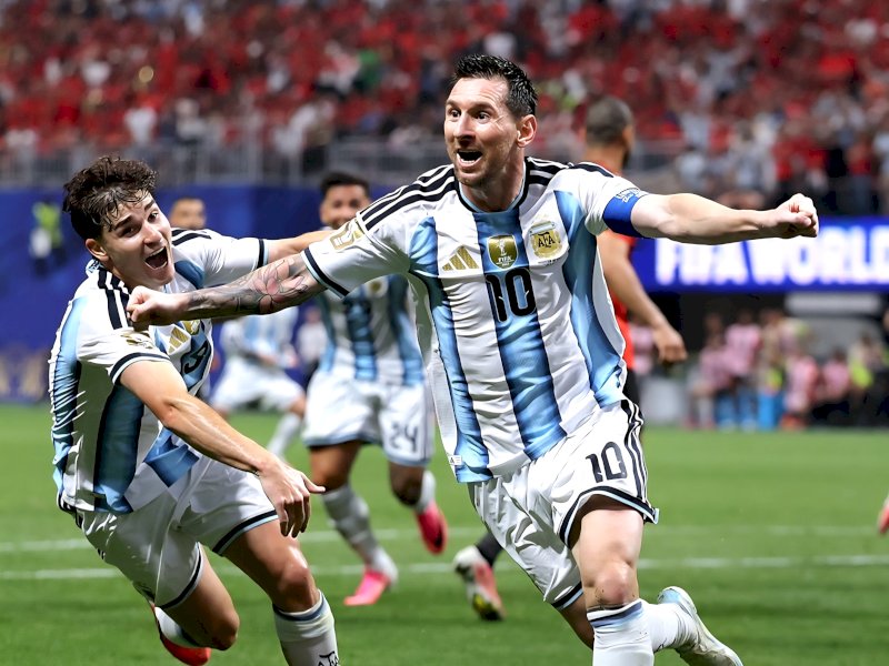 Lionel Messi mencetak gol penyama kedudukan melalui tendangan keras dari dalam kotak penalti di menit 84. @jejakfaktacom/Dok. Argentina