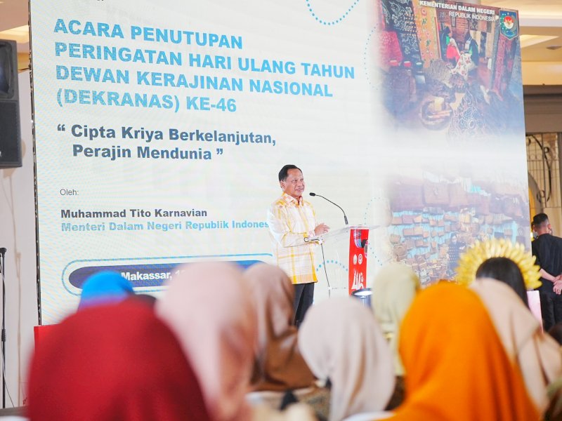 Menteri Dalam Negeri Tito Karnavian saat menutup rangkaian HUT Ke-46 Dekranas di Trans Studio Mall (TSM) Makassar, Minggu (12/7/2026). @Jejakfakta/dok. Humas Pemkab Gowa