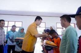 Bupati MYL Salurkan Seragam Sekolah Gratis, Ringankan Beban Orang Tua di Tahun Ajaran Baru