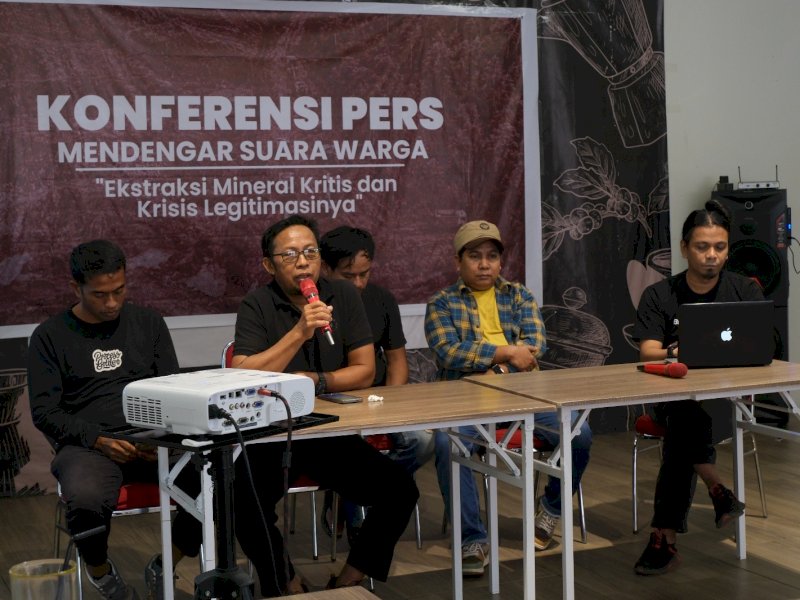 Perwakilan masyarakat terdampak pertambangan dari Loeha Raya (Luwu Timur), Bantaeng, dan Torobulu (Sulawesi Tenggara), bersama organisasi buruh, menggelar konferensi pers pada Selasa (14/7/2026). @Jejakfakta/dok. IST.