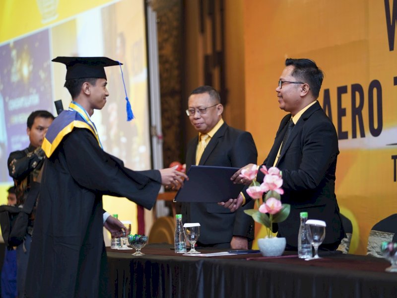 Wisuda ke-3 Aero Training Centre cabang Makassar dan Palopo tahun ajaran 2025-2026 di Hotel Harper Perintis Makassar, Rabu (15/7/2026). @jejakfaktacom/Dok. Aero
