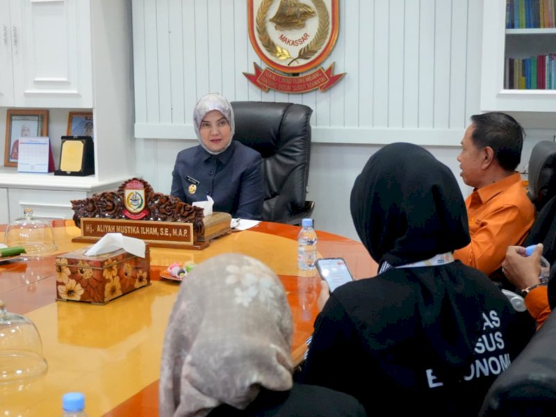 Wakil Wali Kota Makassar, Aliyah Mustika Ilham, saat menerima rombongan BPS Kota Makassar dipimpin Kepala BPS Kota Makassar, Abdul Hafid, bersama jajaran tim Sensus Ekonomi 2026, di Ruang Rapat Wakil Wali Kota Makassar, Rabu (15/7/2026). @Jejakfakta/dok. Humas Pemkot Makassar