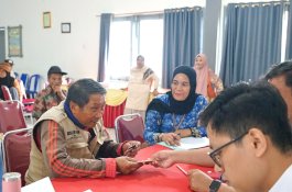 Bantuan Rp1 Juta per Bulan Ringankan Beban Hidup Tukang Ojek Lansia di Wasuponda