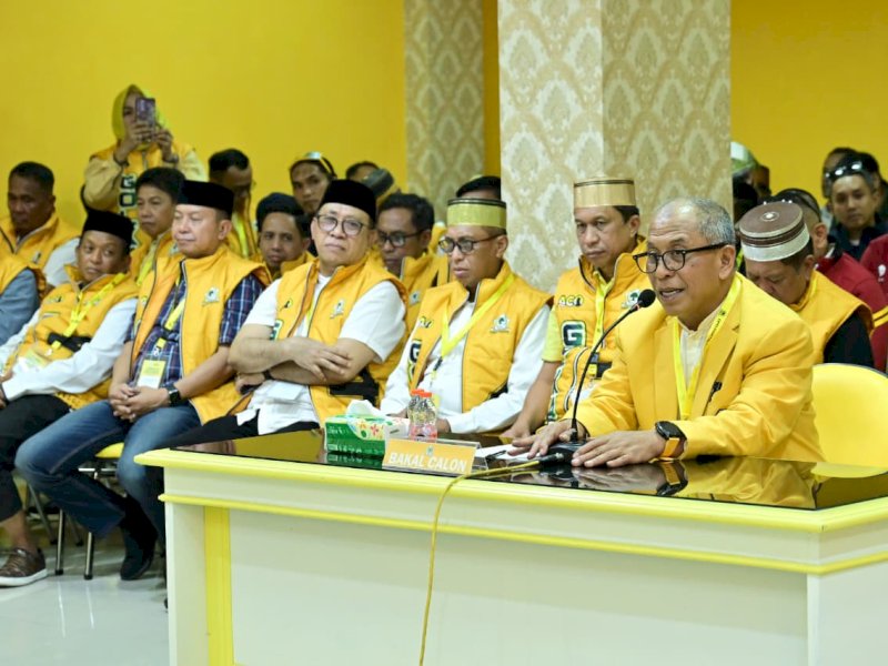 Bakal Calon Ketua Golkar Sulsel, Ilham Arief Sirajuddin (IAS) saat pengembalian formulir di Kantor DPD Partai Golkar Sulsel di Jalan Amanagappa Nomor 2, Makassar, Jumat (17/7/2026). @Jejakfakta/Reza Arifuddin