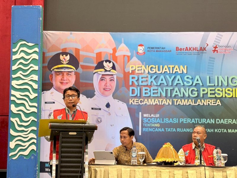 Kepala Distaru Kota Makassar, Muh Fuad Azis, saat peluncuran inovasi Rekayasa Lingkungan Bentang Pesisir (Railing Besi), Rabu (22/7/2026). @Jejakfakta/dok. Humas Pemkot Makassar