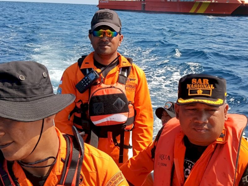 Operasi pencarian korban tenggelamnya KM Nurul Salsa di perairan barat Pulau Polassi, Kabupaten Kepulauan Selayar, Rabu (22/7/2026). @Jejakfakta/dok. Basarnas Makassar
